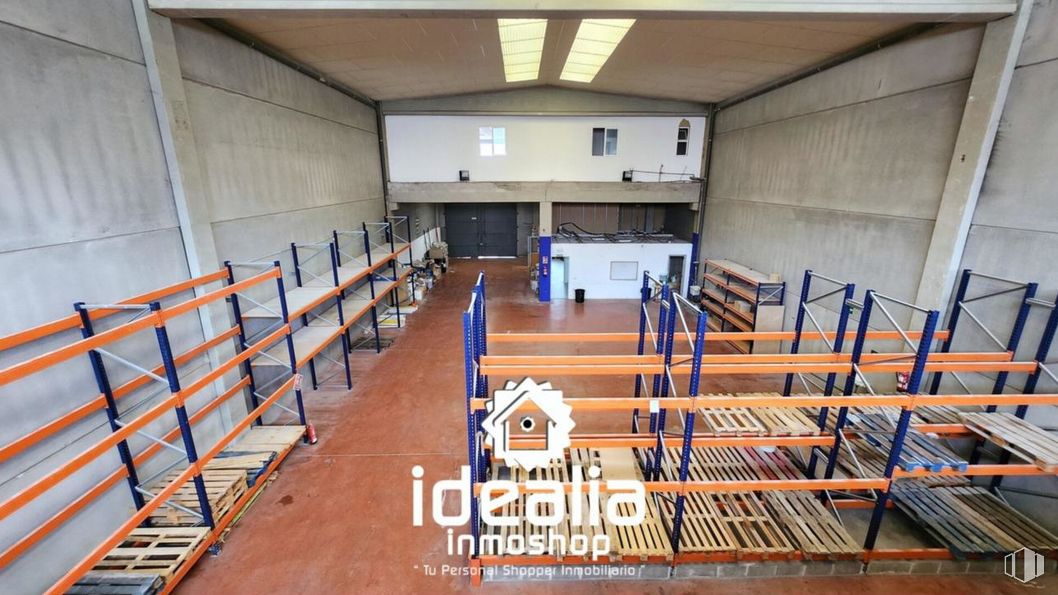 Industrial for sale at Calle Casilla Dolores, Ontígola, Toledo, 45340 with wood, building, flooring, hall, floor, chair, hardwood, handrail, sport venue and event around