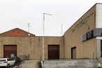 Industrial for sale & for rent at Calle Guadarrama, 51, Segovia, 40006 with car, window, building, sky, automotive parking light, property, vehicle, street light, architecture and asphalt around