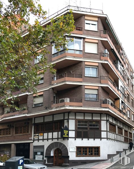 Local en venta en Calle Juan Bautista de Toledo, 36, Chamartín, Madrid, 28002 con ventana, edificio, propiedad, cielo, condominio, diseño urbano, bloque de torre, rueda, árbol y edificio comercial alrededor