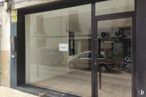 Retail for rent at Calle San Francisco, Quintanar de la Orden, Toledo, 45800 with car, wheel, tire, motorcycle, fixture, door, automotive design, building, interior design and vehicle door around