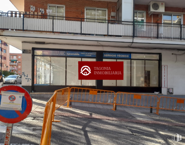 Local en alquiler en Zona centro, Arganda del Rey, Madrid, 28500 con edificio, ventana, arquitectura, diseño urbano, asfalto, fachada, superficie de la carretera, ciudad, carretera y calle alrededor