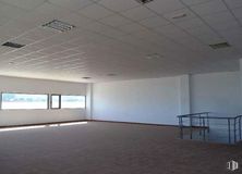 Office for sale & for rent at Calle Río Jarama, 132, Toledo, 45006 with window, furniture, building, fixture, lighting, shade, floor, flooring, hall, ceiling and space around