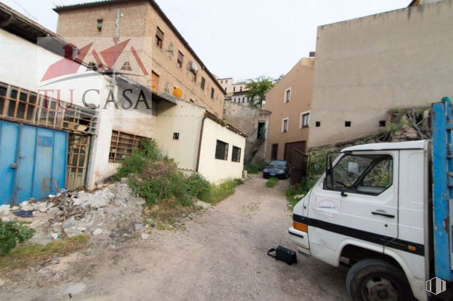 Land for sale at Zona Centro, Toledo, 45003 with wheel, window, house, truck, tire, land vehicle, plant, vehicle, sky and blue around