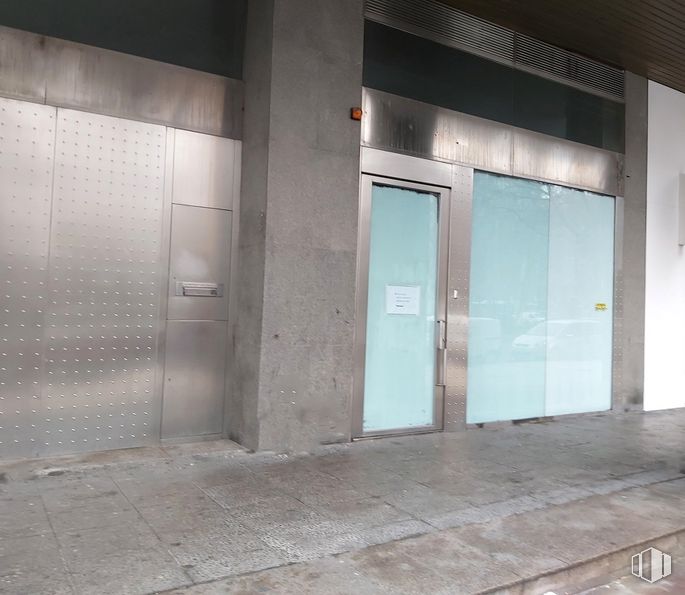 Oficina en alquiler en Avenida General Perón, Tetuán, Madrid, 28020 con mediante, edificio, accesorio, rectángulo, material compuesto, gas, tintes y matices, fachada, inicio por y vidrio alrededor