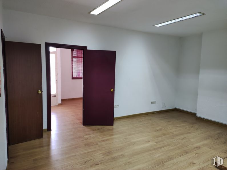 Oficina en alquiler en Plaza Clarín, 7, Rivas-Vaciamadrid, Madrid, 28529 con alumbrado, madera, accesorio, interiorismo, suelos, hall, suelo, suelo laminado, propiedad material y madera dura alrededor