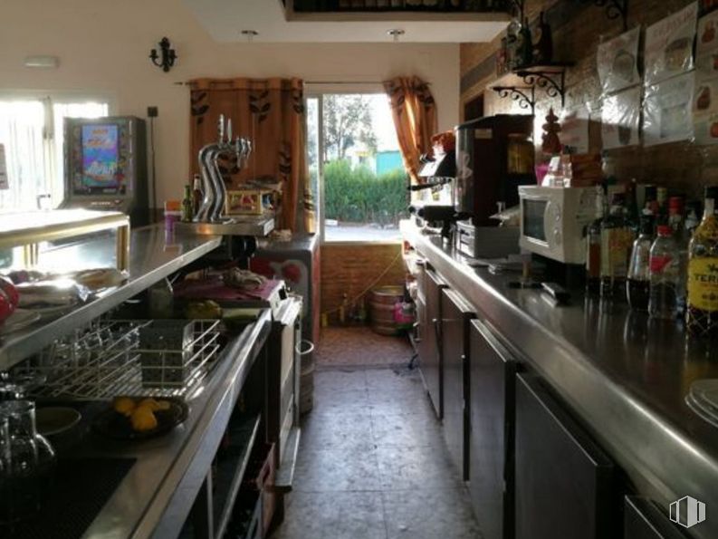 Retail for sale at Zona Centro, El Viso de San Juan, Toledo, 45215 with countertop, bottle, kitchen, cabinetry, wood, window, drinking establishment, building, barware and flooring around