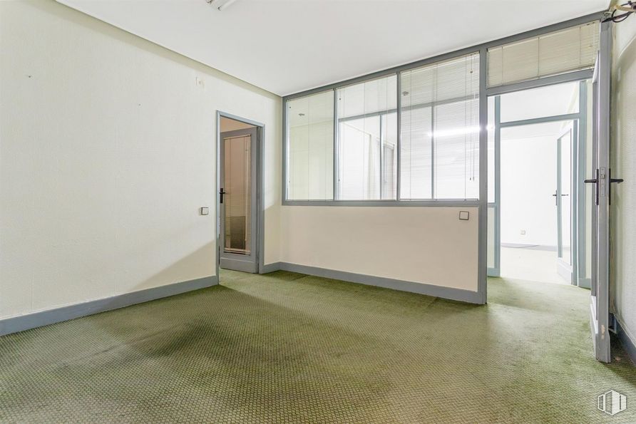 Oficina en venta en Calle Rafael Calvo, Chamberí, Madrid, 28010 con propiedad, accesorio, edificio, ventana, madera, suelos, sombra, suelo, hall y pared alrededor