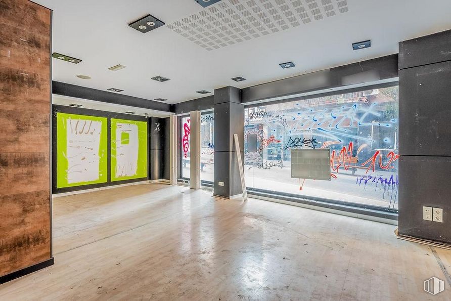 Local en alquiler y venta en Calle Moraleja, Alcorcón, Madrid, 28921 con interiorismo, suelo, hall, arte, suelos, vidrio, madera, fachada, techo y ciudad alrededor