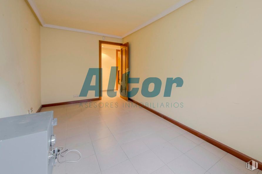 Local en venta en Calle de Alejandro Rodríguez, Tetuán, Madrid, 28039 con diseño alrededor