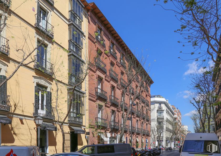 Local en alquiler y venta en Calle Lagasca, 23, Salamanca, Madrid, 28001 con edificio, coche, ventana, cielo, infraestructura, azul, vehículo, diseño urbano, barrio y rueda alrededor