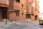 Retail for sale at Zona Casco Antiguo, Segovia, 40001 with building, window, door, flowerpot, plant, houseplant, wood, road surface, brick and neighbourhood around