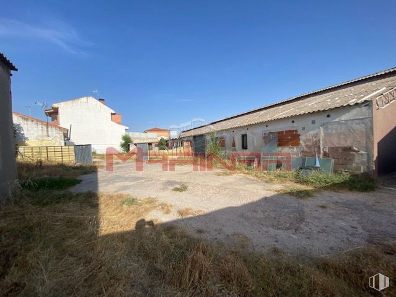 Industrial for sale at Calle San Roque, Esquivias, Toledo, 45221 with house, sky, plant, land lot, window, building, landscape, grass, road surface and facade around