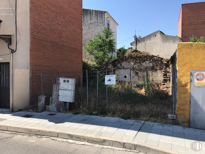 Suelo en venta en Calle Ramona, 7, Galapagar, Madrid, 28260 con edificio, cielo, planta, asfalto, superficie de carretera, puerta, pared, área residencial, diseño urbano y bienes raíces alrededor