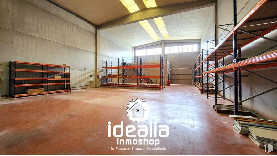 Industrial for sale at Calle Casilla Dolores, Ontígola, Toledo, 45340 with wood, floor, hall, flooring, sport venue, field house, hardwood, fixture, leisure and ceiling around