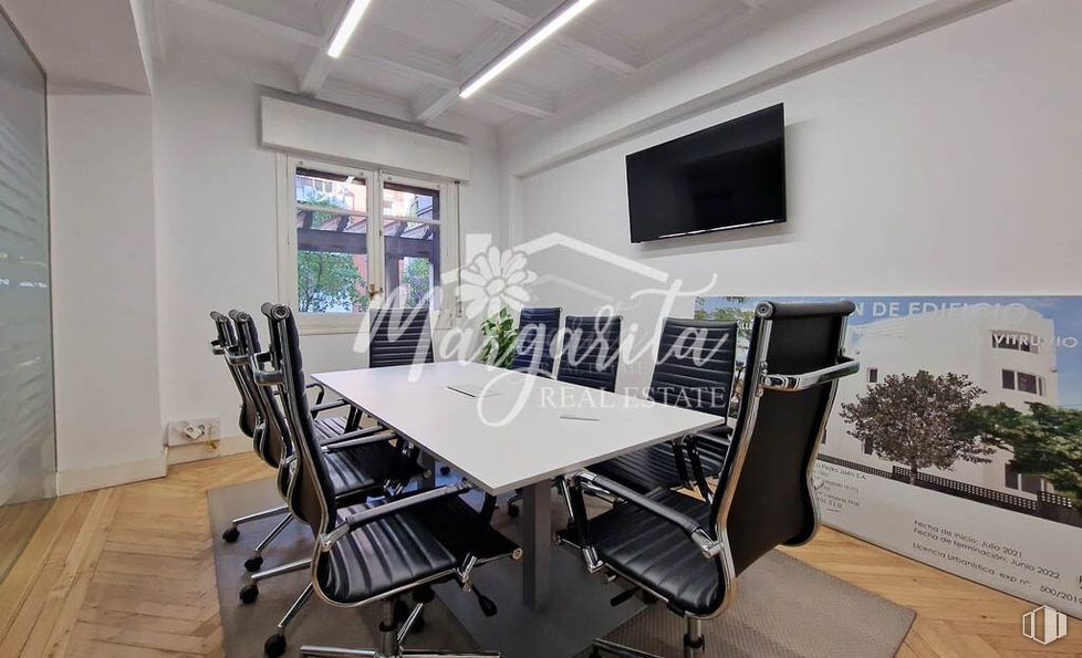 Oficina en venta en Calle Quintana, Moncloa - Aravaca, Madrid, 28008 con televisión, silla, mesa, edificio, mueble, propiedad, planta, interiorismo, escritorio y silla de oficina alrededor