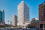 Office for rent at Calle Orense, 6, Tetuán, Madrid, 28020 with building, sky, skyscraper, daytime, urban design, tower block, tower, residential area, neighbourhood and commercial building around