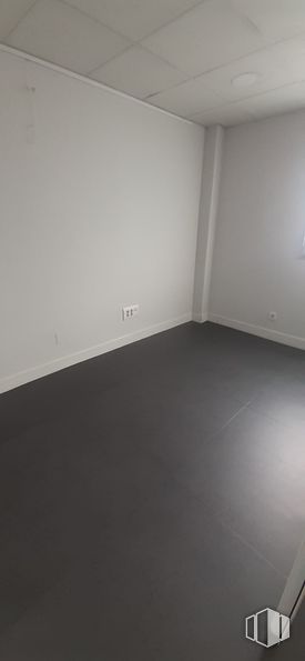 Oficina en alquiler en Calle Simón Hernández, Móstoles, Madrid, 28931 con madera, suelo, suelos, rectángulo, madera dura, techo, material compuesto, tinte para madera, escayola y contrachapado alrededor