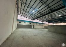 Industrial for rent at Zona industrial, Vicálvaro, Madrid, 28052 with floor, ceiling, concrete, building material and daylighting around