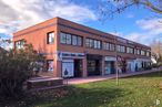 Office for sale at Calle Picasso, Villanueva de la Cañada, Madrid, 28691 with building, plant, sky, cloud, property, window, fixture, tree, door and architecture around