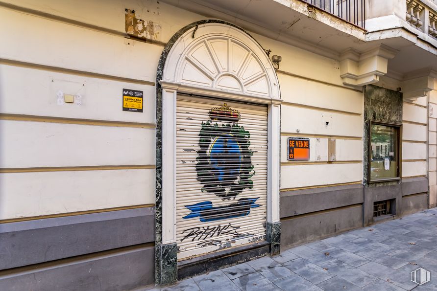 Local en venta en Calle Jorge Juan, 69, Salamanca, Madrid, 28009 con accesorio, ladrillo, edificio, fachada, arte, puerta, albañilería, carretera, fuente y ciudad alrededor