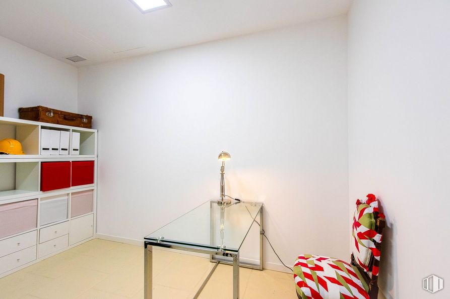 Local en venta en Calle Augusto Figueroa, Centro, Madrid, 28004 con silla, mesa, ebanistería, alacena, bastón de caramelo, naranja, interiorismo, madera, suelo y suelos alrededor