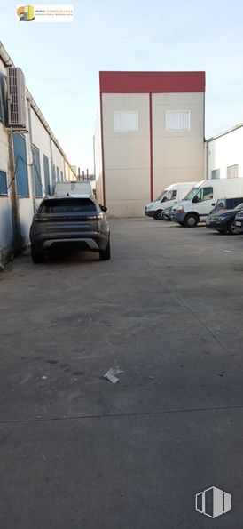 Retail for rent at Zona Cobo Calleja, Fuenlabrada, Madrid, 28947 with car, automotive parking light, tire, land vehicle, wheel, vehicle, building, automotive tire, automotive lighting and hood around