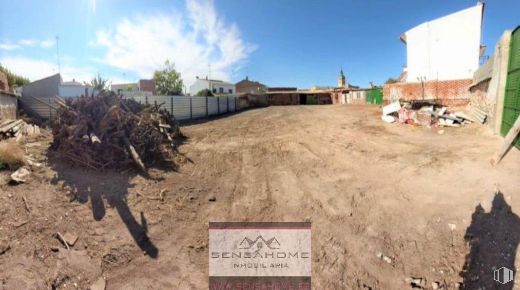 Suelo en venta en Calle Sol, Lillo, Toledo, 45870 con productos envasados, nube, cielo, lote de tierra, hierba, paisaje, asfalto, planta, fenómeno geológico y árbol alrededor