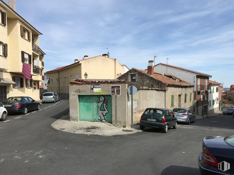 Suelo en venta en Calle Virgen de la Jarosa, 9, Guadarrama, Madrid, 28440 con coche, persona, edificio, nube, cielo, luz de estacionamiento automotriz, vehículo terrestre, vehículo, rueda y ventana alrededor