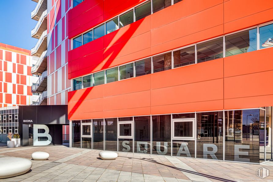 Oficina en alquiler en Edificio Square Garden, Calle Marie Curie, 9, Rivas-Vaciamadrid, Madrid, 28529 con edificio, ventana, diseño urbano, condominio, edificio comercial, fachada, ciudad, uso mixto, patrón y material compuesto alrededor