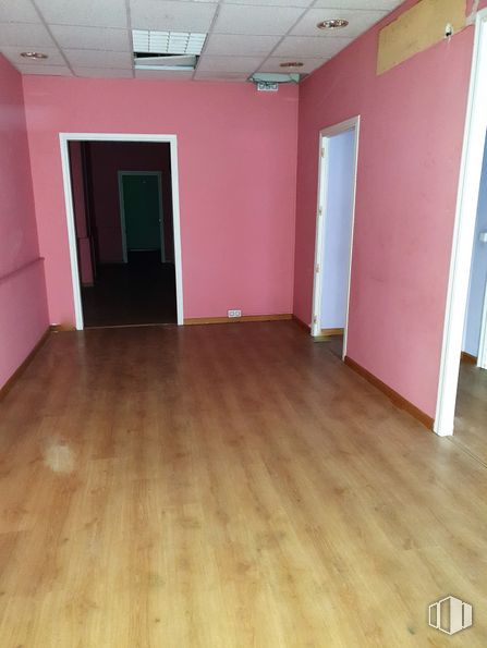 Retail for sale & for rent at Zona Centro, Talavera de la Reina, Toledo, 45600 with hall, wood, floor, flooring, building, fixture, real estate, hardwood, wood stain and ceiling around