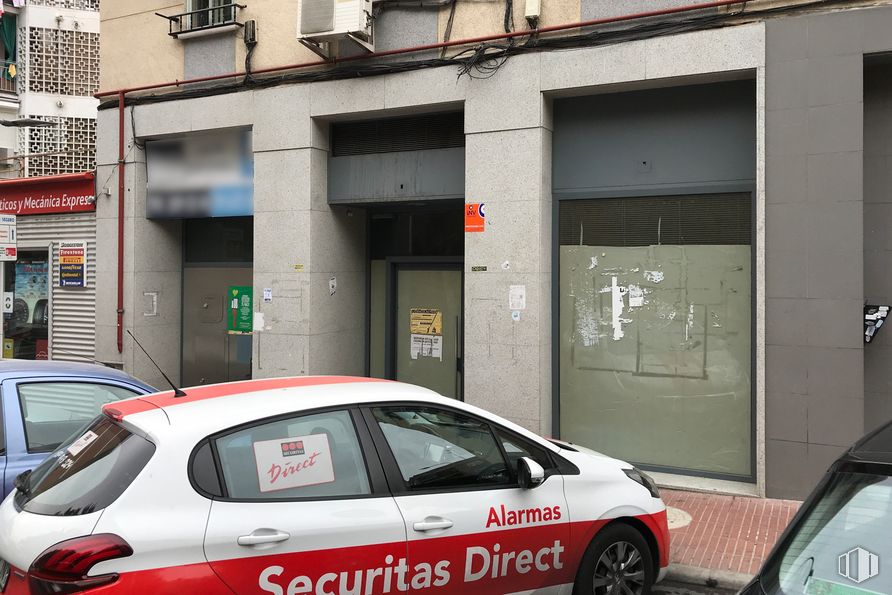 Local en venta en Calle Real, 108, San Sebastián de los Reyes, Madrid, 28700 con rueda, coche, puerta, vehículo terrestre, vehículo, neumático, ventana, edificio, diseño automotriz y vehículo motorizado alrededor