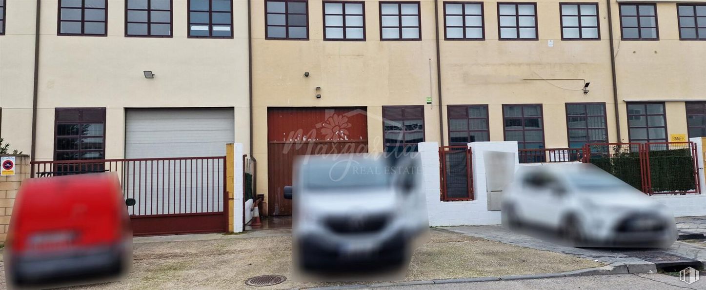 Nave en venta en Calle Polo Sur, Torrejón de Ardoz, Madrid, 28850 con vehículo de juguete, edificio, vehículo terrestre, coche, vehículo, ventana, capó, iluminación del automóvil, matrícula del vehículo y rejilla alrededor