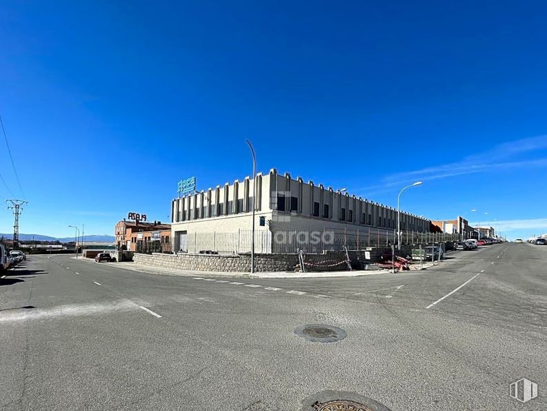 Industrial for rent at Polígono Las Hervencias, Ávila, 05004 with building, sky, road surface, asphalt, tar, landscape, road, city, cloud and street light around