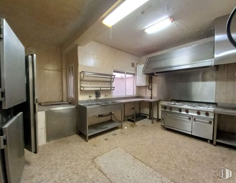 Local en venta en Calle Almansa, Tetuán, Madrid, 28039 con horno, refrigerador, encimera, ebanistería, mueble, propiedad, edificio, aparato de cocina, estufa de cocina y cocina alrededor