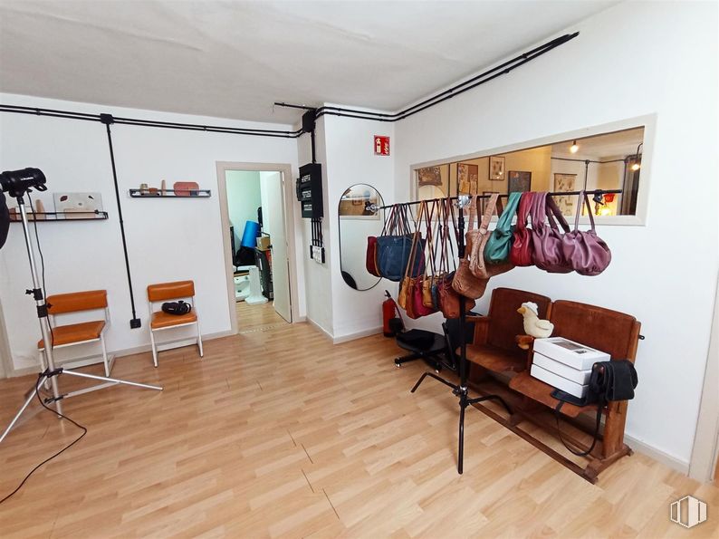 Local en alquiler en Calle Pilar de Zaragoza, 46, Salamanca, Madrid, 28028 con silla, bolso, mueble, madera, suelos, suelo, marco, hall, madera dura y edificio alrededor