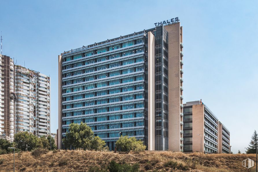 Oficina en alquiler en Calle Serrano Galvache, 56, Ciudad Lineal, Madrid, 28033 con edificio, cielo, ventana, planta, diseño urbano, árbol, bloque de torre, condominio, casa y edificio comercial alrededor