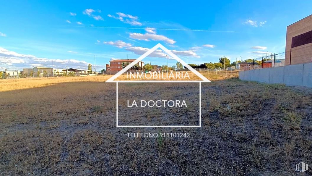 Suelo en venta en Calle Ermita de San Juan, Navalcarnero, Madrid, 28600 con edificio, nube, cielo, naturaleza, planta, asfalto, paisaje natural, lote de terreno, hierba y fuente alrededor