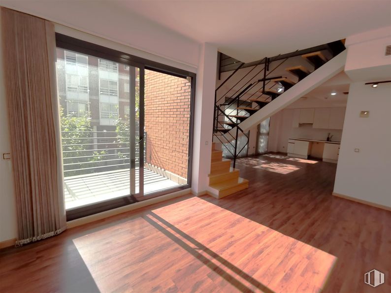 Oficina en venta en Calle Cronos, 20, San Blas - Canillejas, Madrid, 28037 con accesorio, madera, sombra, edificio, suelo, suelos, tinte para madera, madera dura, inmobiliario y ventana alrededor