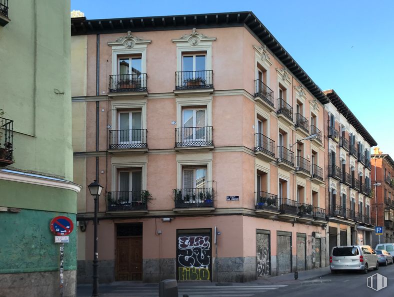 Local en venta en Calle San Lorenzo, Centro, Madrid, 28004 con coche, edificio, ventana, propiedad, cielo, rueda, diseño urbano, neumático, barrio y puerta alrededor