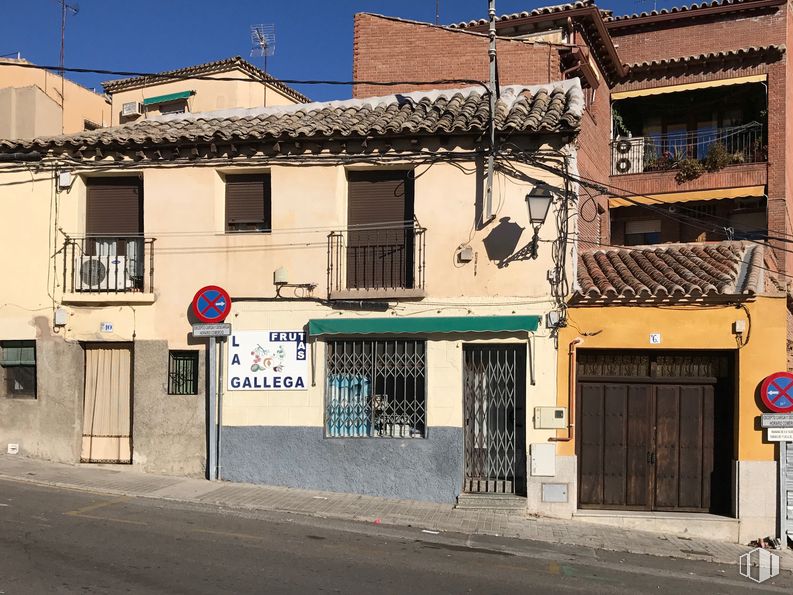 Local en alquiler y venta en Calle Trinitarios, 8, Toledo, 45003 con puerta, ventana, edificio, cielo, infraestructura, accesorio, casa, área residencial, barrio y bienes raíces alrededor