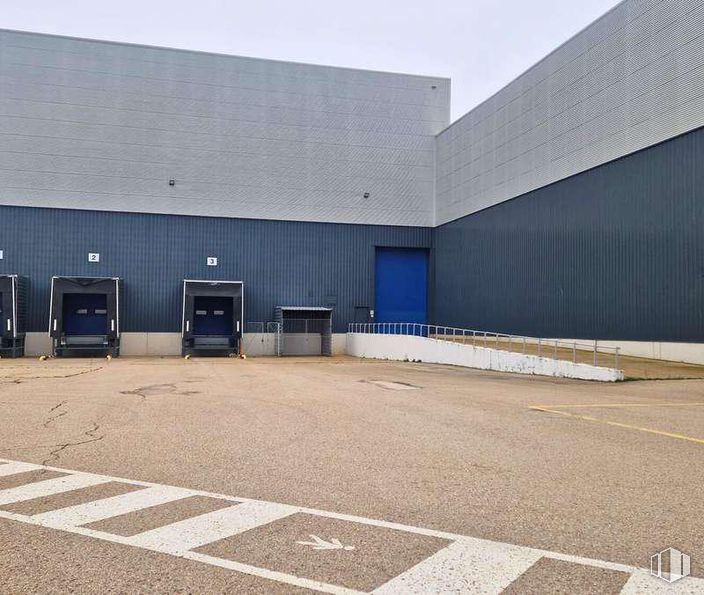 Industrial for rent at Avenida Picones, 9, Alovera, Guadalajara, 19208 with asphalt, composite material, concrete, parking, headquarters and corporate headquarters around