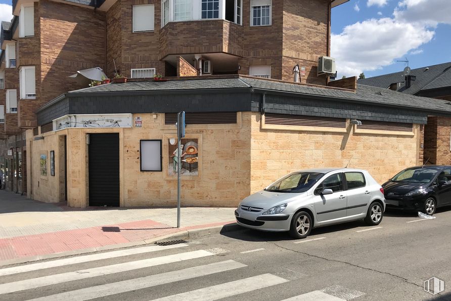 Local en venta en Camino Retamar, 6, Villanueva del Pardillo, Madrid, 28229 con coche, edificio, neumático, rueda, vehículo, ventana, propiedad, nube, cielo y vehículo motorizado alrededor