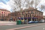 Oficina en alquiler en Avenida Guadalajara, 16, Alcalá de Henares, Madrid, 28805 con edificio, coche, cielo, ventana, vehículo, nube, rueda, superficie de carretera, contenedor de basura y árbol alrededor