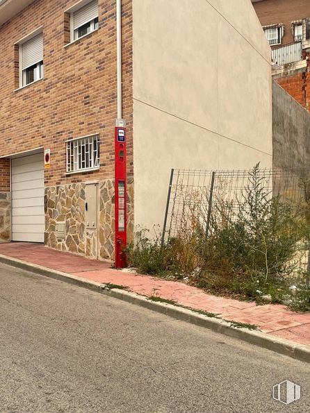 Suelo en venta en Calle Valdemaría, Arganda del Rey, Madrid, 28500 con ventana, puerta, planta, superficie de la carretera, asfalto, madera, edificio, acera, ladrillo y albañilería alrededor