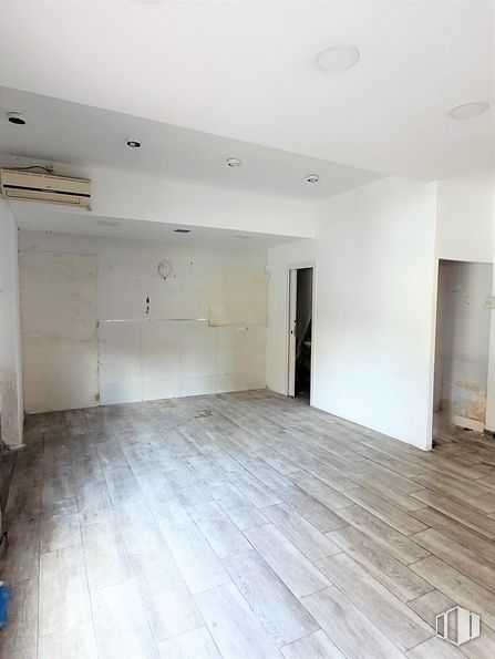 Local en venta en Plaza Tingo María, Móstoles, Madrid, 28931 con accesorio, madera, pasillo, pavimentos, piso, madera, techo, edificio, material compuesto y material de construcción alrededor