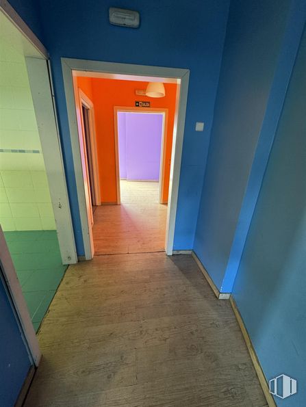 Local en alquiler en Calle Negritas, 11, Valdemoro, Madrid, 28342 con edificio, accesorio, puerta, pintura, madera, casa, suelos, suelo, simetría y techo alrededor