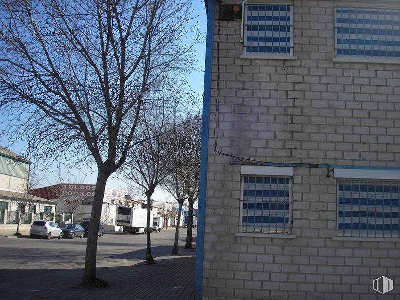 Nave en venta en Avenida Yeseros, 30, Valdemoro, Madrid, 28341 con ventana, edificio, cielo, superficie de carretera, árbol, pared, propiedad material, rueda, albañilería y ladrillo alrededor