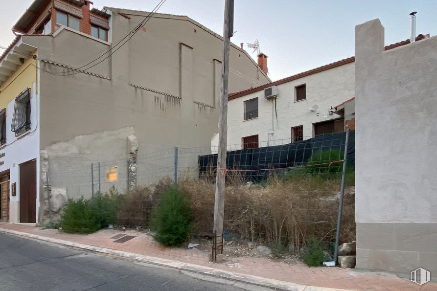 Suelo en venta en Calle Huertos, 67, Villaconejos, Madrid, 28360 con ventana, planta, cielo, edificio, lote de terreno, barrio, diseño urbano, accesorio, zona residencial y inmobiliario alrededor