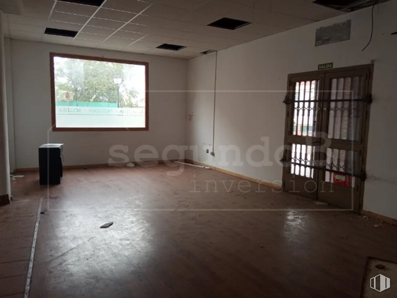 Local en venta en Calle San Roque, 1, Valdetorres de Jarama, Madrid, 28150 con ventana, accesorio, madera, hall, suelos, suelo, edificio, madera dura, techo y sombra alrededor