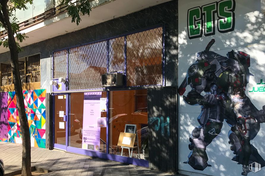 Oficina en venta en Calle Marqués de Lema, Chamberí, Madrid, 28003 con persona, equipaje y bolsos, edificio, arte, mecha, fachada, máquina, venta minorista, árbol y ciudad alrededor